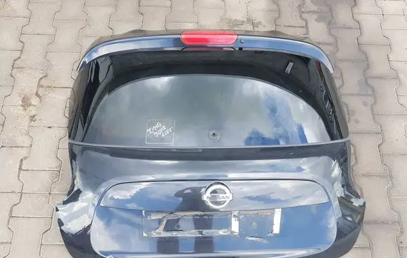 Nissan Juke I F15 Truck tailgate