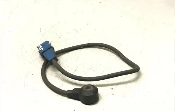 Audi A4 S4 B6 8E 8H Detonation knock sensor 06C905377