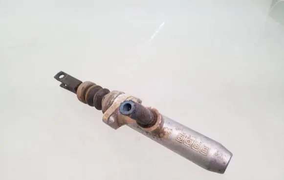Audi 100 S4 C4 Clutch master cylinder 443721401a