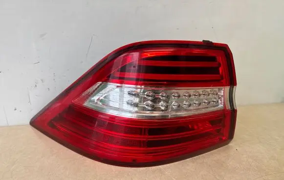 Mercedes-Benz ML W166 Rear/tail lights A1669063301