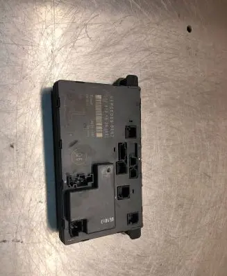 Mercedes-Benz E W211 Door control unit/module 2118701526 00401696