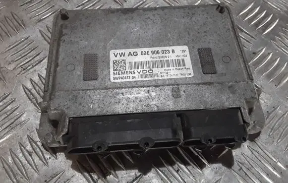Skoda Fabia Mk2 (5J) Engine control unit/module 03E906023B