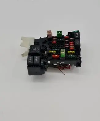 Volkswagen Golf VII Fuse module 5Q0937615C 746330 04042015
