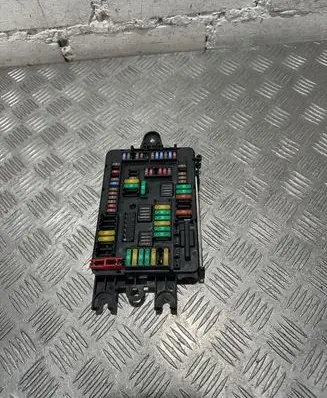 BMW X5 F15 Fuse box set 19325000003 16012016 9360372