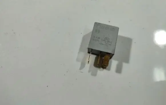 Toyota Avensis T250 Other relay 0332011001