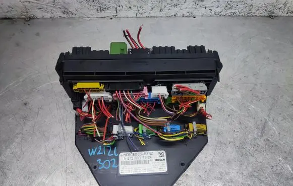 Mercedes-Benz E W212 SAM control unit A2129007124