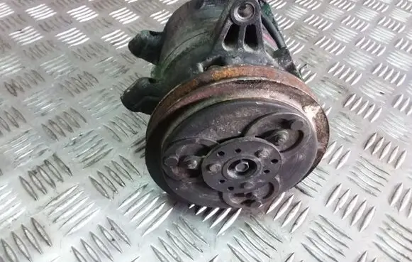 Nissan Terrano Air conditioning (A/C) compressor (pump) 926000F001 0A72045010