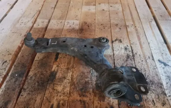 Volvo XC60 Front lower control arm/wishbone