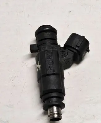 Audi A8 S8 D3 4E Fuel injector 079133551B 0280156180