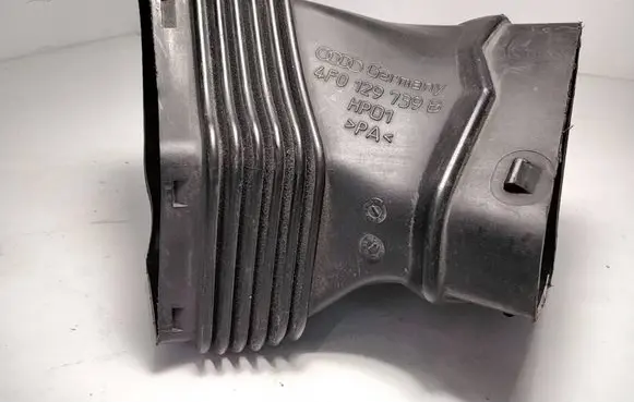 Audi A6 S6 C6 4F Air intake duct part 4F0129739B