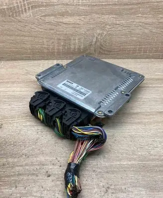 Volvo S40, V40 Engine control unit/module ECU 8200065996 0281010441