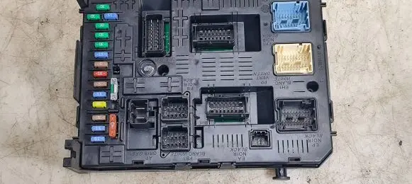 Peugeot 308 Comfort/convenience module 966405908001 BSI04EVK04 00230908