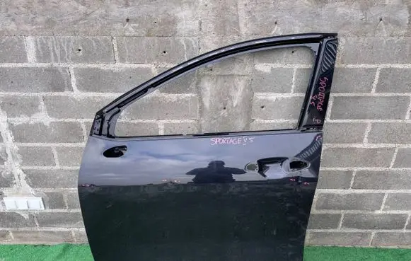 KIA Sportage Front door 