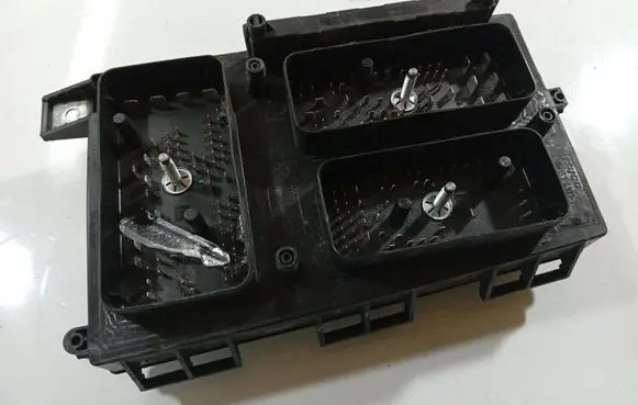 Opel Astra H Fuse box set 13145039