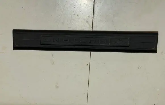 Ford Mustang VI Front sill trim cover FR3B6313222AAW