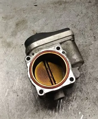 BMW 5 E60 E61 Throttle valve 7502444