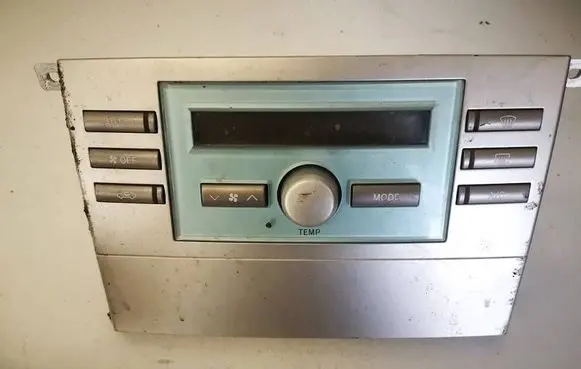 Toyota Corolla Verso AR10 Climate control unit 559000F030