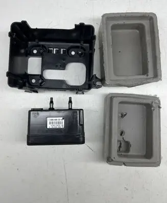 Mercedes-Benz E C207 W207 Central locking vacuum pump A2218000035 0008003348 A5998200010