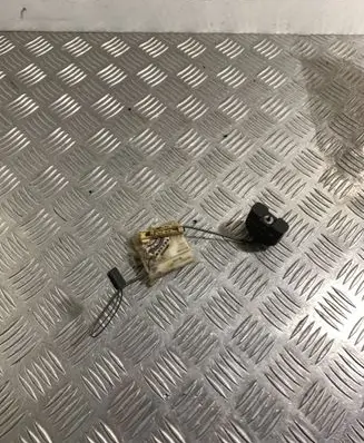 Opel Zafira A Fuel level sensor 90560129