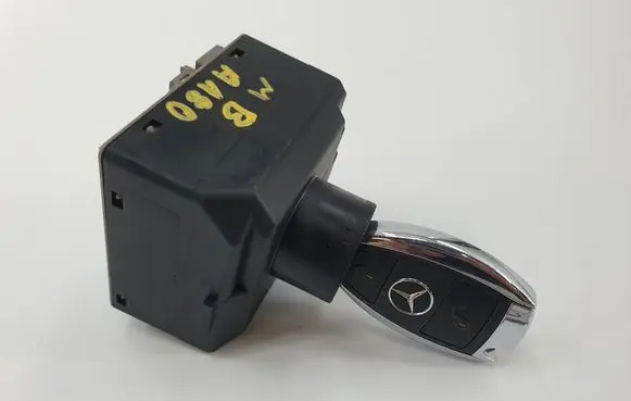 Mercedes-Benz A W176 Ignition lock A2469058101