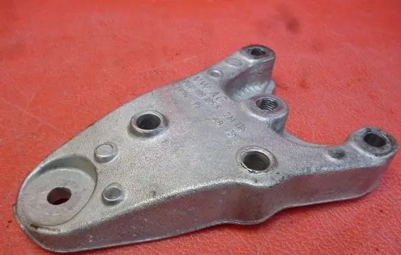 Seat Ibiza IV (6J,6P) Engine mounting bracket 6Q0199185S