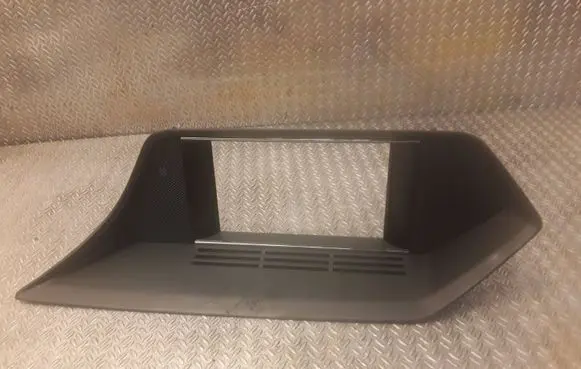 Radio/GPS head unit trim