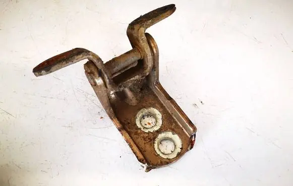 Nissan Tiida C11 Rear door lower hinge