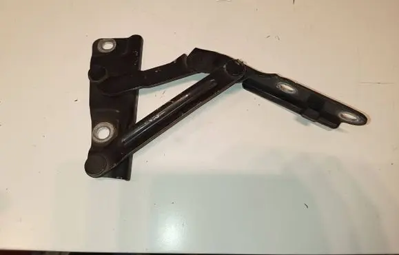 Skoda Fabia Mk1 (6Y) Engine bonnet/hood hinges 6Y0823301A 9910