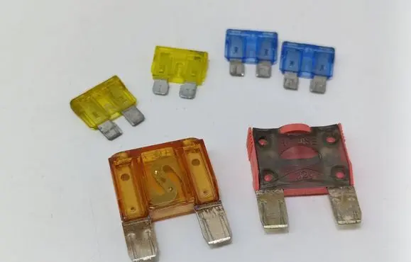 Audi A6 S6 C4 4A Fuse