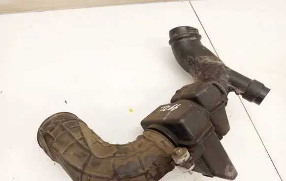 Honda CR-V Intake resonator