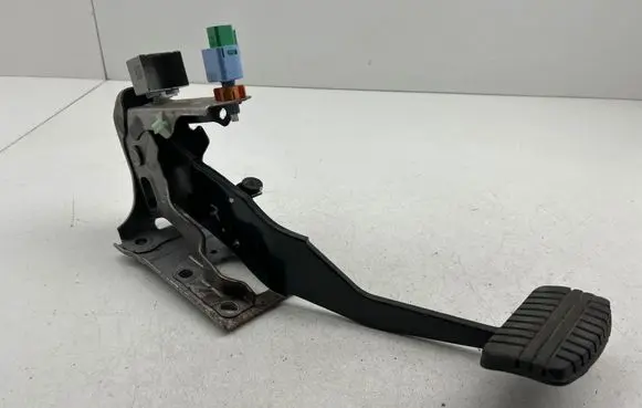 Citroen C-Crosser Brake pedal 8624A001 0618001100