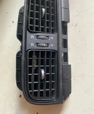 Volkswagen Polo V 6R Dash center air vent grill 6R0819728AK