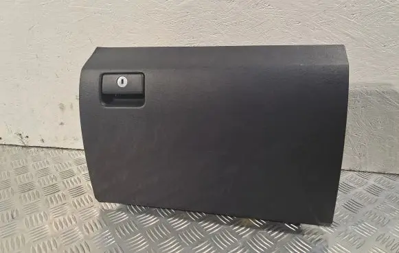 Toyota Avensis T270 Glove box 5555005090C0 5555005090