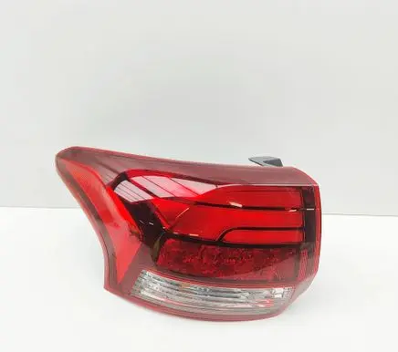 Mitsubishi Outlander Rear/tail lights 8330B173