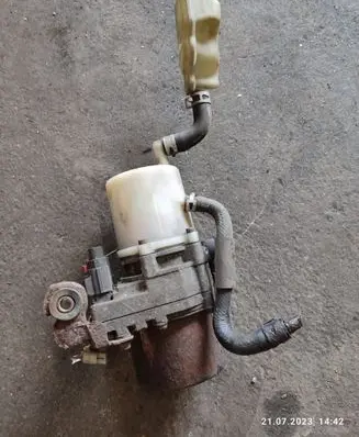 Mazda 3 I Power steering pump 04F21