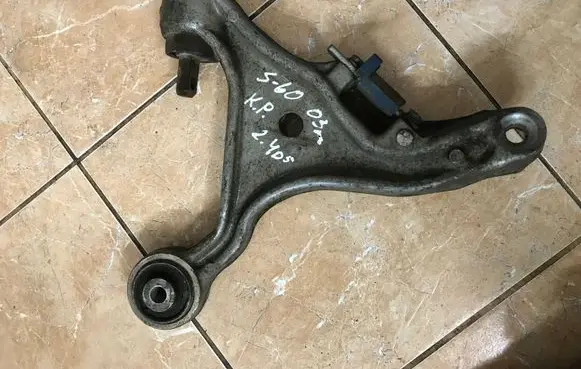 Volvo S60 Front lower control arm/wishbone 9492119