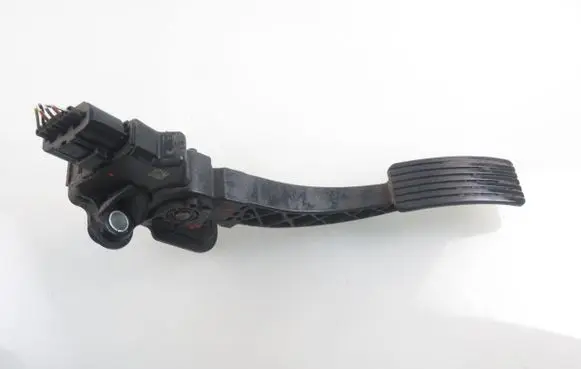 Mitsubishi Outlander Accelerator throttle pedal MN101544