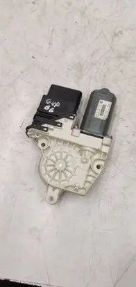 Volkswagen PASSAT B6 Rear door window regulator motor 1K0959703P