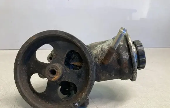 Toyota Avensis T250 Power steering pump