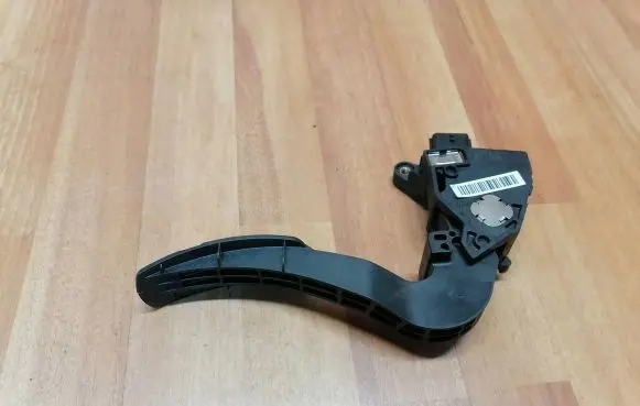 Renault Megane IV Accelerator throttle pedal 180020000R 180023067R