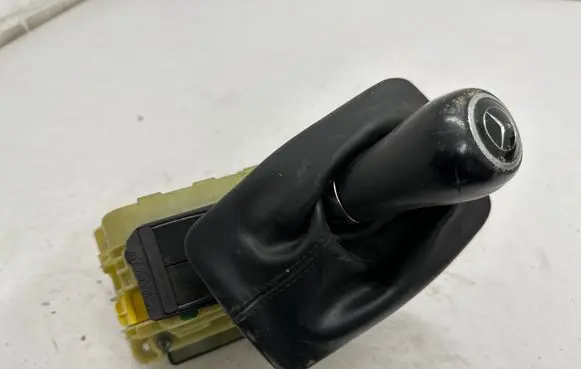 Mercedes-Benz E W212 Gear shifter/selector A2042678124