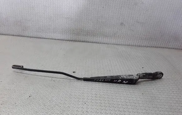 Peugeot 206 Front wiper blade arm