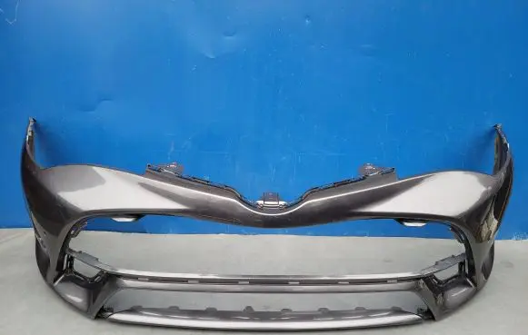 Toyota Avensis T270 Front bumper 5211905230