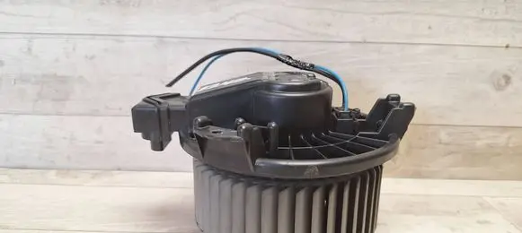 Toyota Yaris Heater fan/blower AV2727000311