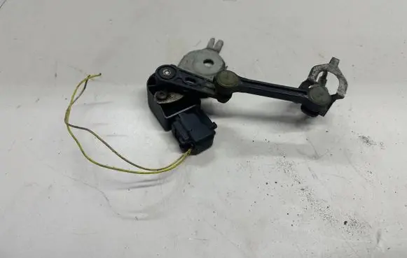 Mercedes-Benz E W238 Rear air suspension level height sensor A0009053704 1377 141216