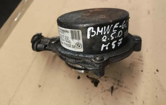 BMW 5 E60 E61 Vacuum pump 700437012 05T3343065 05T334