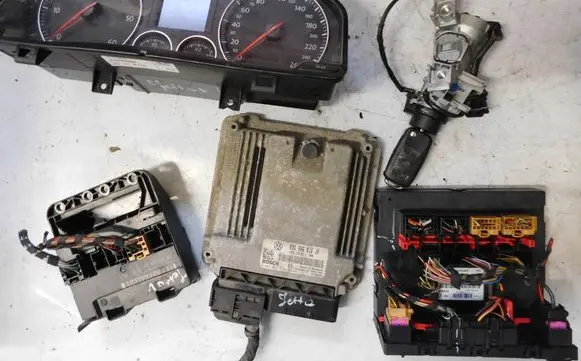 Volkswagen Jetta V Engine ECU kit and lock set 03G906016JK 028102614 1K0959433AR