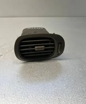 Chrysler Voyager Dash center air vent grill ---