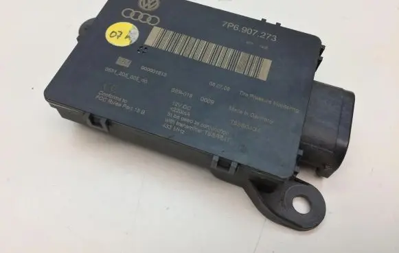 Volkswagen Touareg II Tire pressure control unit 7P0907273