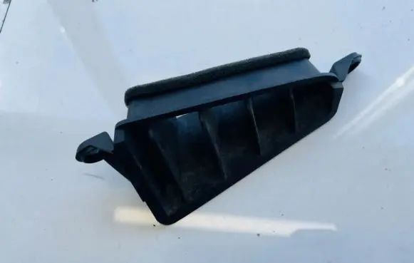 Mazda Premacy Dash center air vent grill cb0760171